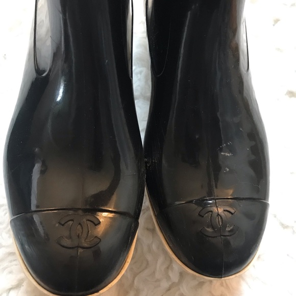 FLASH SALE 🥳🥳🥳CHANEL  boots - Picture 6 of 8